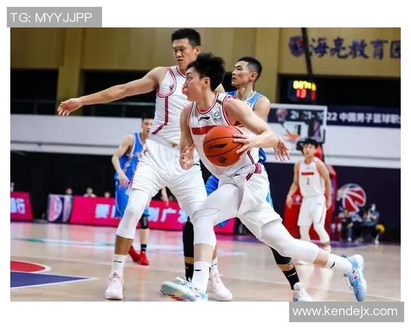 南京篮球队在总决赛积分榜中以99分稳居第一展现强劲实力