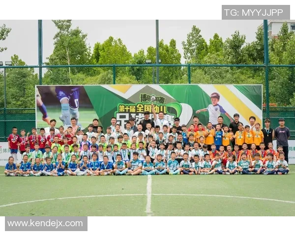 绿茵场上诗意飞扬足球明星与古韵诗句的完美交融