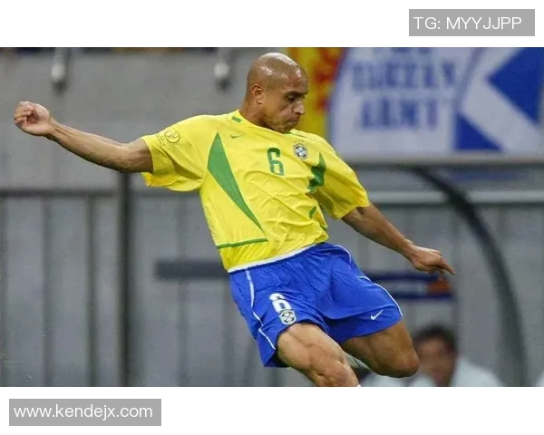 足球巨星卡洛斯的重炮射门技术解析与精彩瞬间回顾 足球巨星卡洛斯的重炮射门技术解析与精彩瞬间回顾