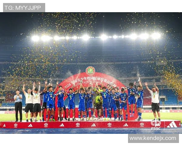 足球明星传承杯足球比赛盛大开幕传承足球精神激励新一代球员奋勇争先 足球明星传承杯足球比赛盛大开幕传承足球精神激励新一代球员奋勇争先