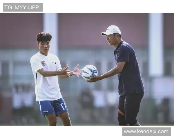 足球明星刘亦菲的传奇之路与她在绿茵场上的闪耀时刻 足球明星刘亦菲的传奇之路与她在绿茵场上的闪耀时刻