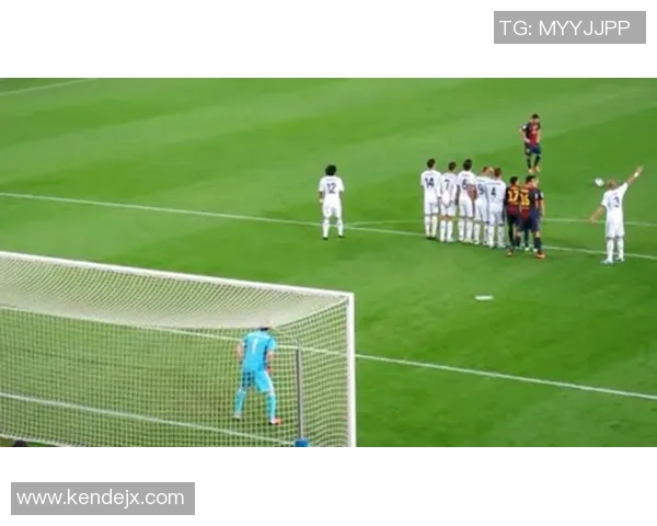 足球明星连屏软件助力球迷互动体验提升,畅享精彩赛事瞬间与明星动态 足球明星连屏软件助力球迷互动体验提升,畅享精彩赛事瞬间与明星动态