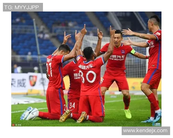 重庆足球队与上海足球队赛后复盘团队协作分析与启示 重庆足球队与上海足球队赛后复盘团队协作分析与启示